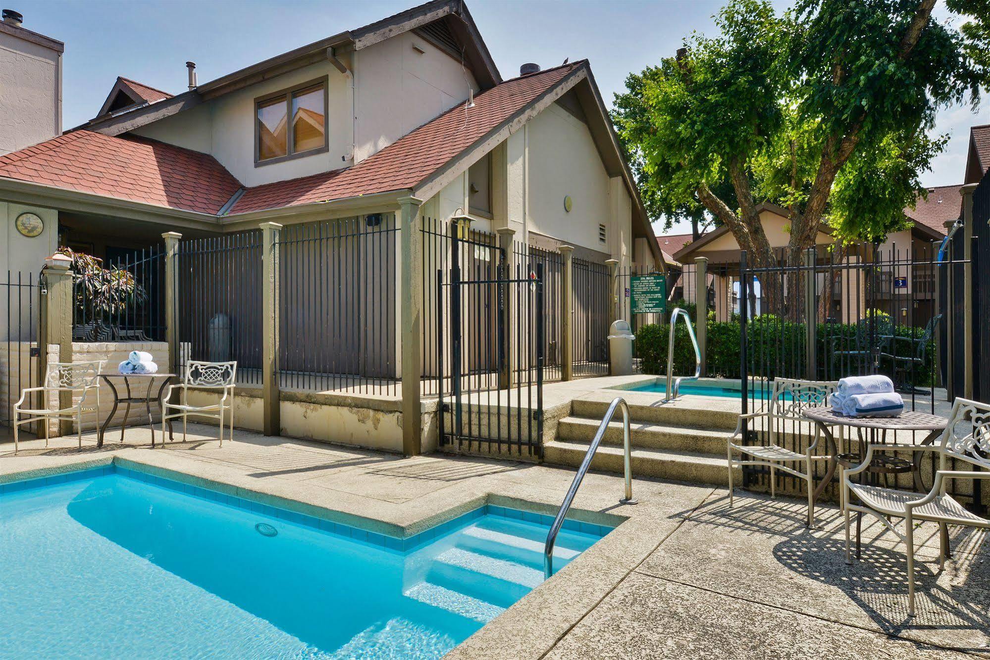 Mainstay Suites Springfield South - Battlefield Rd Buitenkant foto